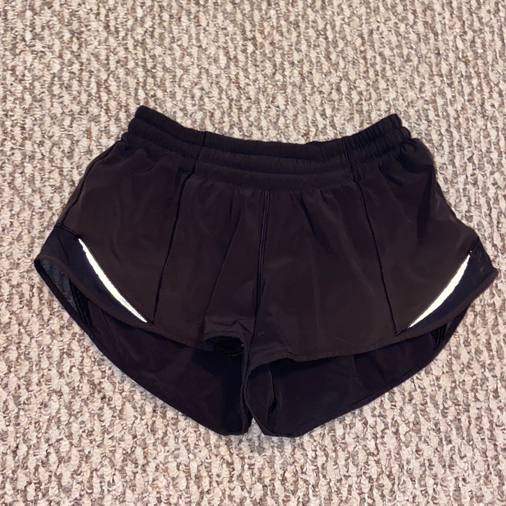 lululemon hotty hot shorts size 4